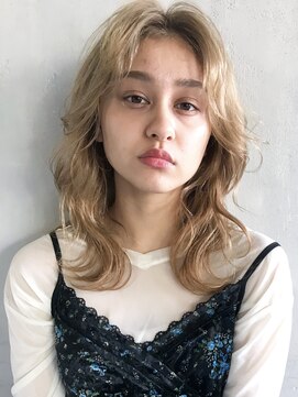 アイティー バイ アルバム 中野店(IT by ALBUM) センターパートウェーブ巻き_ローライトスリークボブ_7404