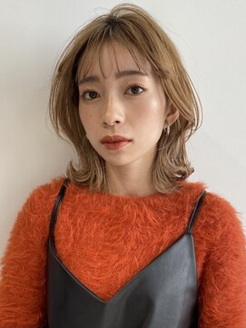 バロンフェム(baLon.fem) 【志岐英恵】透明感ベージュ系レイヤーミディ◎