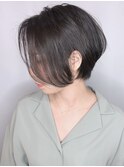 【morio 原宿】黒髪ショートボブ前髪なし耳かけ