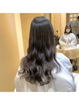 イミ(imi) グレージュカラー/韓国風レイヤー/小顔カット/韓国風パーマ