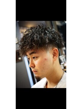 タイト スワッグ バーバーワークス(TIGHT SWAG BARBERWORKS) スキンフェード×ツイストパーマ