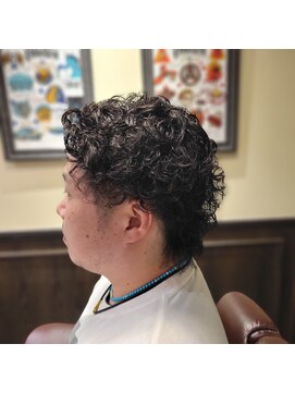 バレス 田町(BALES) [スキンフェード/ツイストスパイラル/田町]