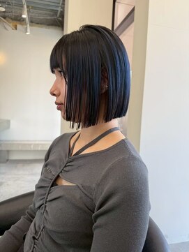 ステン(sten) 顎下ボブ/切りっぱなしボブ/ストレートボブ/黒髪ボブ/前髪あり