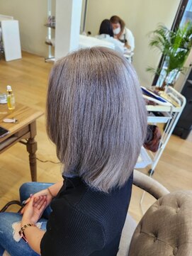 ミラシィ 成田(Mirashy) ハイライトカラーミルクティーベージュレイヤーカット