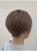 大人ショートボブヘアくびれショート白髪染めグレイカラー40代