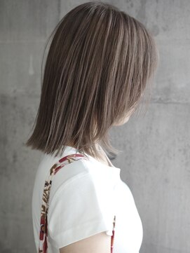 ヴァーチュ(Virtue) 透明感beige .