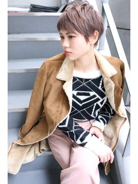 ヘアサロンM 新宿 ミルクティーカラー×モードショート