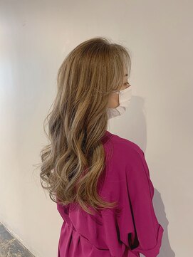 ロエ(loe) 白髪をぼかす、明るいヘアカラー