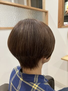 ウミトオト(umi to oto) オーバーオールが似合うつやサラマッシュショート