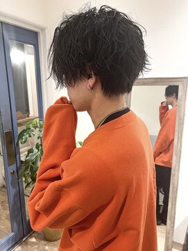 メルト 吉祥寺(melt) 【早坂駆留】メンズパーマセンター分け緩めツイストスパイラル