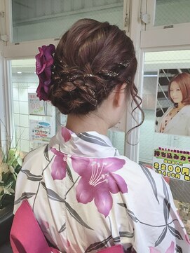 ヘアサロン ユニティ(Hair Salon Unity) ツイスト編みシニヨン