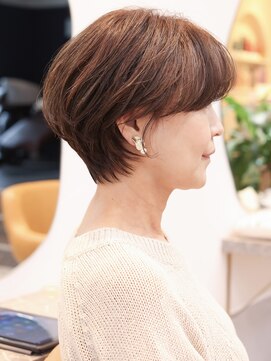 ファチュール(fAture.) 40代50代60代くびれショート愛され脱白髪染めオリーブグレージュ