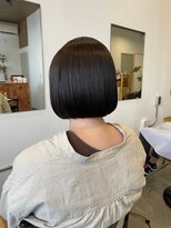 チルハウス(Chill-hus)&nbsp;20代30代大人かわいいぱつっとボブ暗髪黒髪ニュアンスデザイン