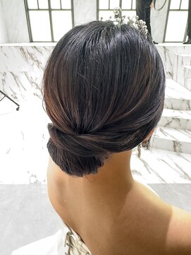 ブラウ ネイル パーティー(Blau Nail Party) 艶 韓国風シニヨン