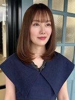 ヴィヴィ(VIVIE)&nbsp;大人ガーリー似合わせミディアムレイヤーカットダークアッシュ