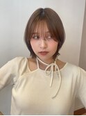 シースルーバング×透明感ベージュカラーで大人っぽボブ