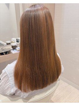 コーエン(cowen) フェミニンロング美髪Aライン似合わせグレージュM字バング50代