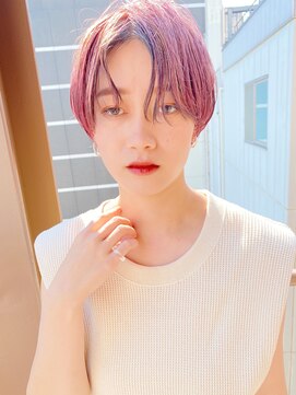 ビグディーサロン(BIGOUDI SALON) 前髪インナーカラー×クールセンターパートショート[20代/30代]