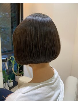 エルトレス(el tres) ［eltres］艶髪ワンレンボブ