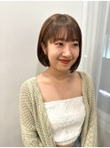 耳掛けも可愛いぷつっとボブ