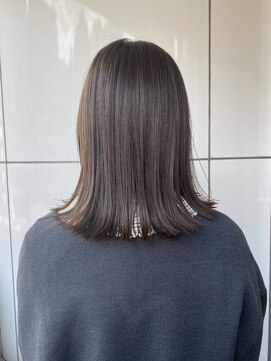 アリーズ シブヤ(ALLYS shibuya) アッシュブラウン ミディアムヘア 透け感