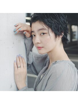 ミットバイツリー センター北(mit by tree) ダークアッシュピンパーマアップバングショート