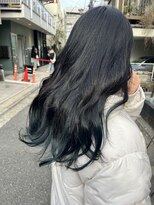 カー(KAH)&nbsp;毛先カラー　グリーン　グラデーションカラー　裾カラー　黒髪