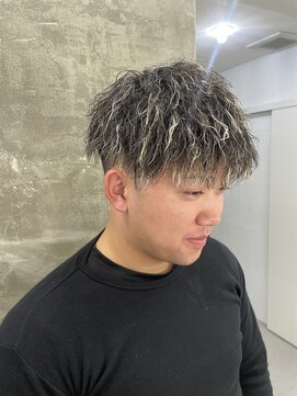 キング 枚方店(K!ng) 縮毛矯正髪質改善ハイライトレイヤーカット梅田美容室エクステ