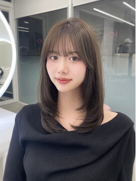 エヌアイ オモテサンドウ(ni omotesando) ミディアムレイヤーカット/オリーブベージュ/前髪カット上野