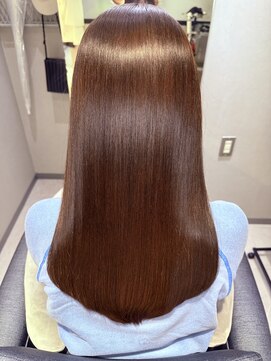 フォームフォローズファンクション 清澄白河(FORM FOLLOWS FUNCTION) 上質な艶と柔らかさを、髪質から整える