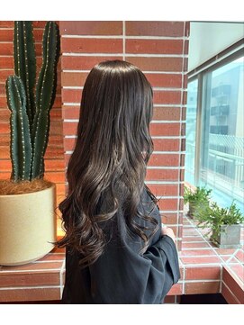 ルームヒゴバシ(room higobashi) 暗髪でも透明感！シルバーグレージュ