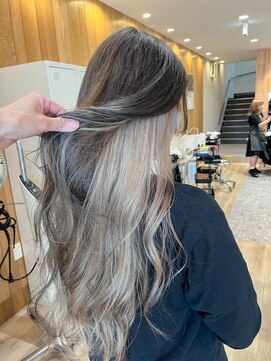 ルービック 京橋(Rubik's) インナーカラー×ミルクティーベージュ×レイヤー★大阪京橋