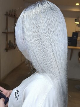 【モノトーンデザイン】ホワイト×ブリーチ４回