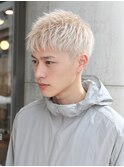 ベリーショート×ダブルカラー。ブリーチで魅せる極上メンズヘア