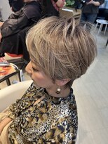 ヘアーリゾートラシックアールプラス(hair resort lachiq R+)&nbsp;白髪を活かしたカラー