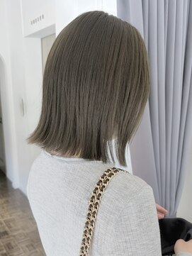 ヘアーアイスカルテット(HAIR ICI QUARTET) ブリーチなしダブルカラーオリーブベージュ切りっぱなしボブ