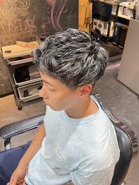 スパークスヘア(Sparks hair) 夏に最高のカラーをするならホワイトメッシュっしょ！