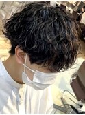 波巻きスパイラルパーマメンズマッシュツーブロックメンズパーマ