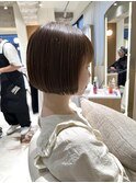 切りっぱなしラインがオシャレ。首も綺麗に見える:omini【ボブ】
