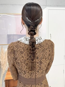 ローウェ 渋谷(Louwe) タイトな編みおろしヘア《Louwe 渋谷 misaki》