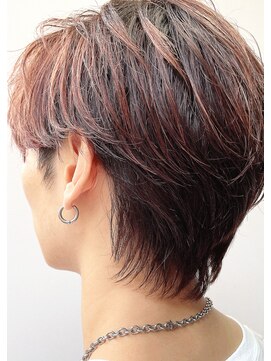 アンフィ ヘアー(Amphi hair) フェザーショート