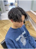 波巻きツイストスパイラルパーマツーブロック刈り上げ