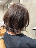 小顔大人可愛い外ハネシルキーベージュミディ20代30代40代