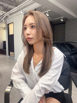 リノ(RLINO) 【名古屋/栄】レイヤーカット/ブリーチ/ミルクティーベージュ