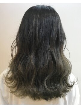 グッデイ ヘアー(GOOD DAY HAIR) 【GOOD DAY HAIR】《くすみベージュ×グラデーションカラー》