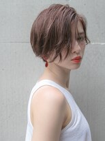 耳かけ前下がりショート