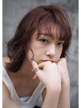 エラ(ELLA) お手入れ楽々ゆるふわパーマと似合わせカラー