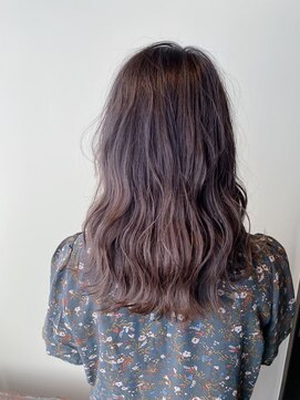 エイミー(Aimee) Aimee 町田　ラベンダーブラウン×波巻きスタイル