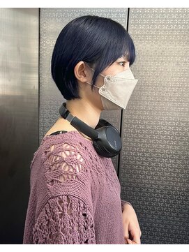 ホワイト 梅田(white) #ぱつんとショートボブ×ネイビー