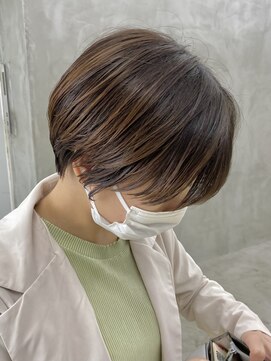 スー 渋谷(suu) 大人可愛い20代30代40代黒髪前下がりショートボブ丸みショート